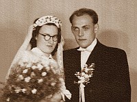 Svatební fotografie manželů Smýkalových