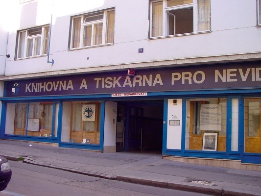Část budovy Slepecké knihovny a tiskárny Karla Emanuela Macana v Praze